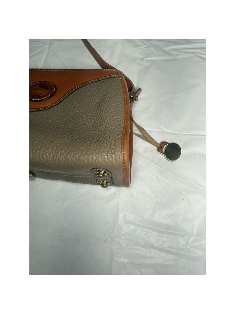 VTG Dooney & Bourke All Weather Leather Taupe Zip top Crossbody Bag Purse - Picture 9 of 15